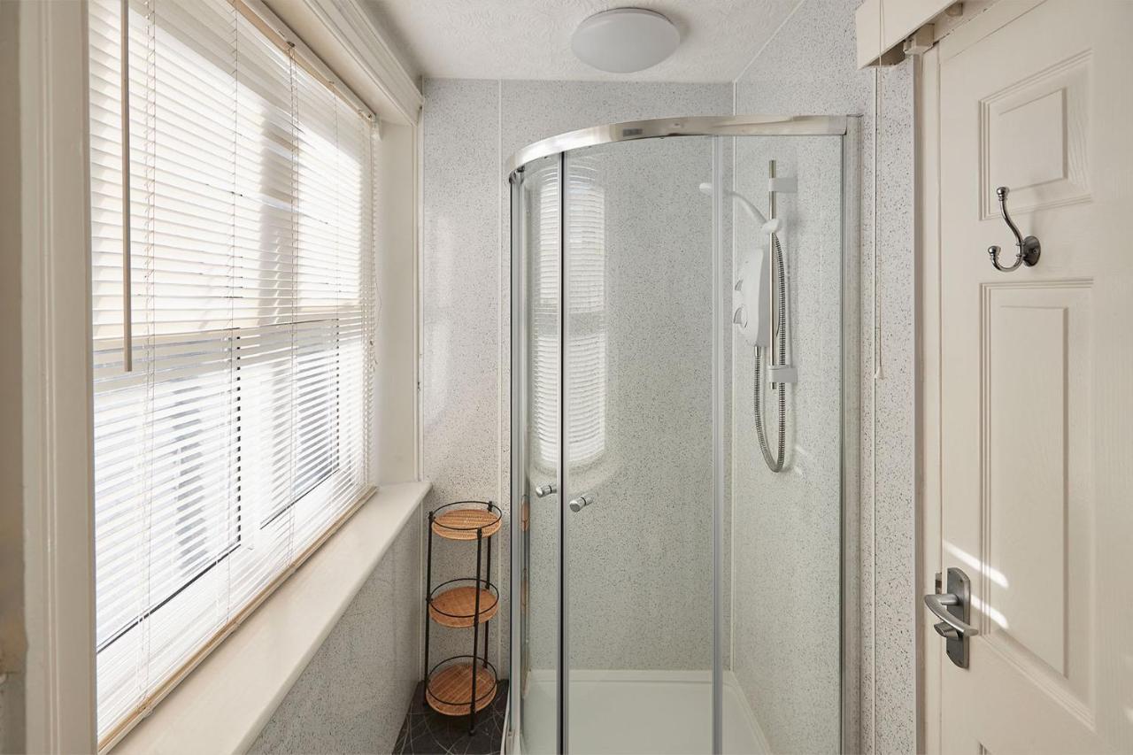 Apartment 4, Khyber Lodge Apartment ويتبي المظهر الخارجي الصورة